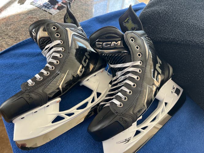 2025 CCM Tacks XF Pro Hockey Skates Wide Width 7.5 (Used)
