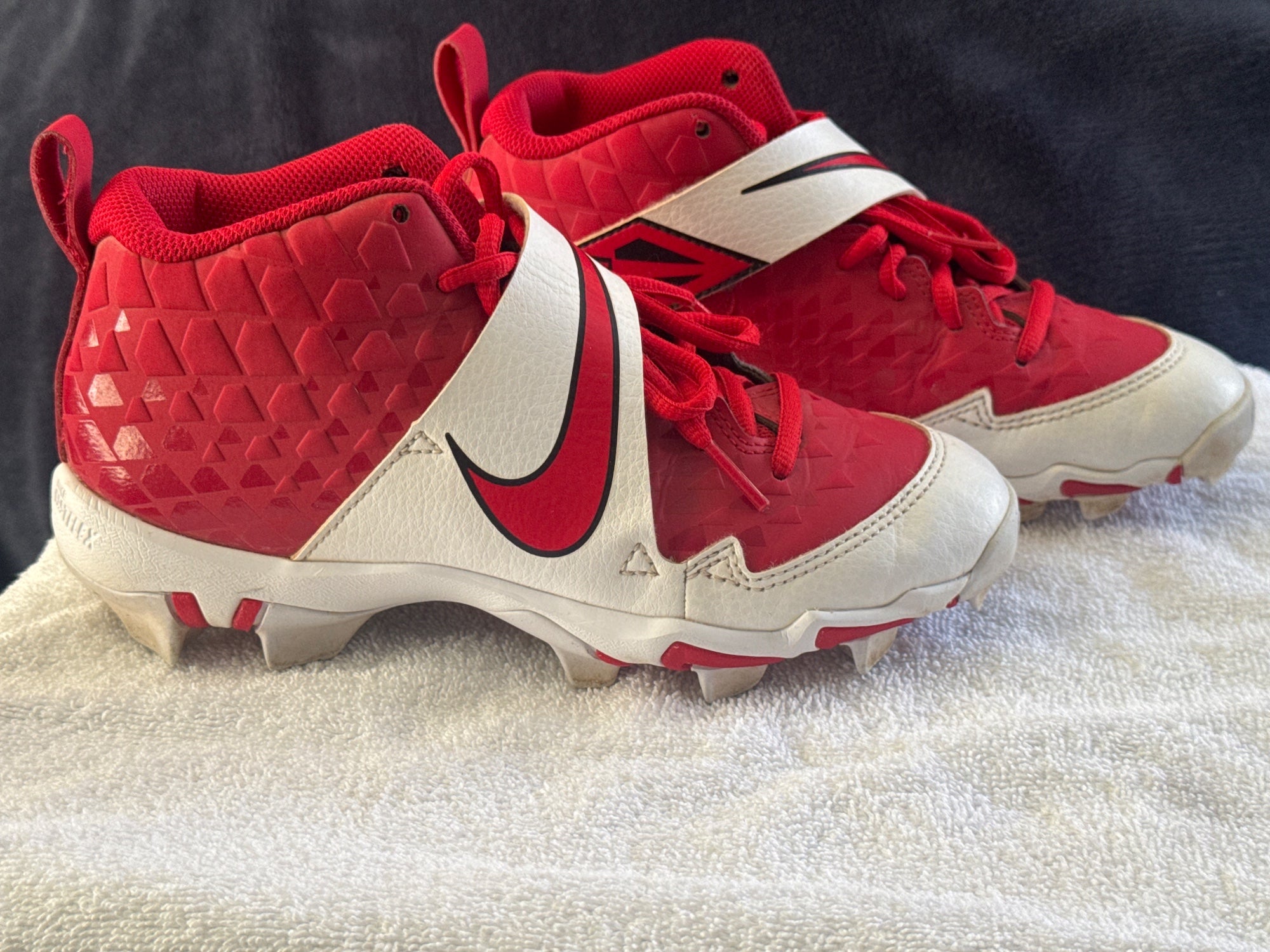 mike trout kids cleats