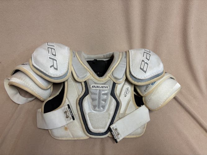 Medium Senior Bauer Nexus 1000 Shoulder Pads (Used)