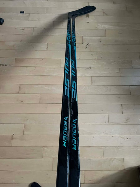 NEW 2 PACK P92 77 Flex Senior Bauer Pulse Right Handed Hockey Sticks