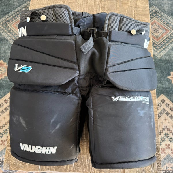 Senior Large Vaughn Velocity V9 Pro Hockey Goalie Pants (Used)