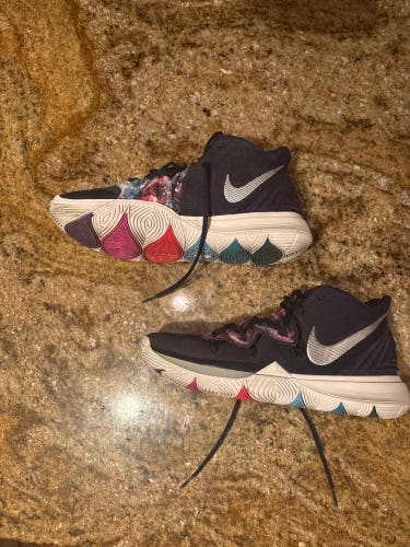 Men's Size M 10.5 (W 11.5) Nike Kyrie 5 Shoes (Used)
