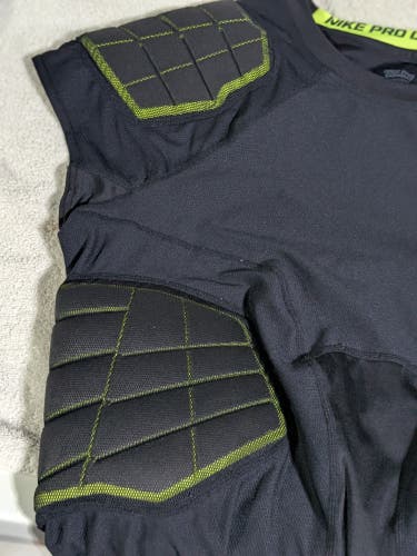 Men's Extra Large Senior Nike Shoulder Pads (Used)