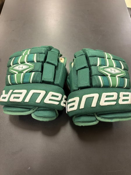 Bauer Nexus 800 Gloves