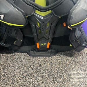 Men's Large CCM XF Pro Shoulder Pads (Used)