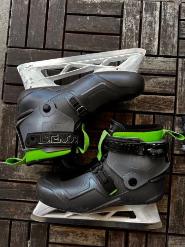 Bauer Konekt HF2 Hockey Goalie Skates Wide Width 9 (Used)