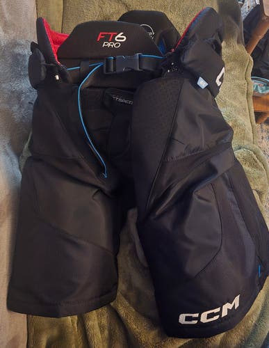 Men's Senior XL CCM JetSpeed FT6 Pro Hockey Pants (Used)