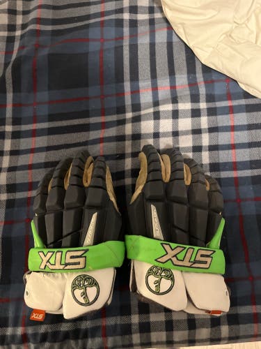 STX Rzr Lacrosse Gloves 14" (Used)