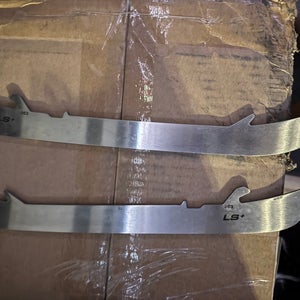 2022 Bauer Supreme M4 Hockey Skates Narrow Width 7.5 (New)