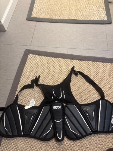 Medium Youth STX Stallion 200 Shoulder Pads (Used)