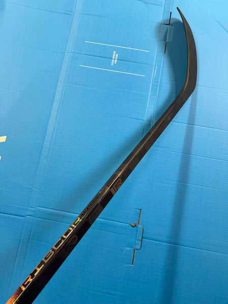 Single CCM Ribcor Trigger 10 Pro RH Hockey Stick P28 75 Flex (New)