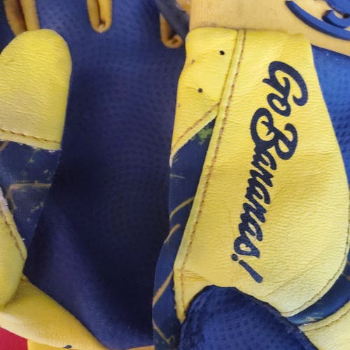 XS Louisville Slugger Savanah bananas Batting Gloves (Used)