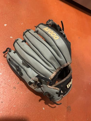Wilson A2000 RH Infield Baseball Glove 11.5" (Used)