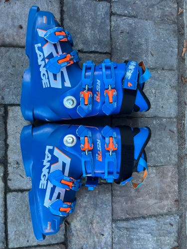 Mondo 23 & 23.5 Lange RS 90 SC Ski Boots (Used)