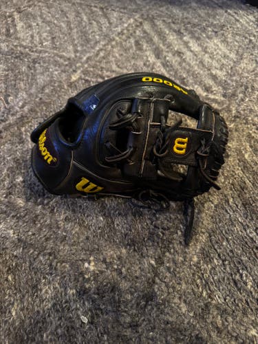 Wilson DP15 A2000 RH Infield Baseball Glove 11.5" (Used)