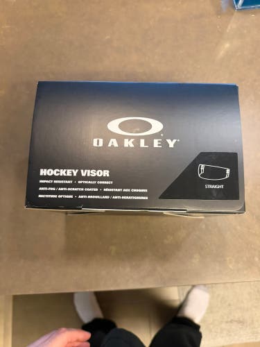 Oakley straight small Visor (Used)