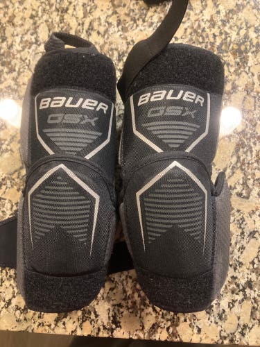 Bauer GSX goalie knee guards JR