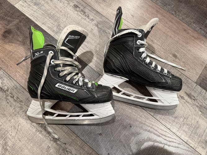 Bauer XLS Hockey Skates 5.5 (Used)