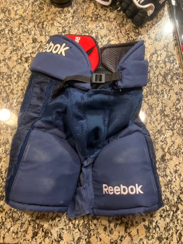Junior Medium Reebok 18K Hockey Pants (Used)