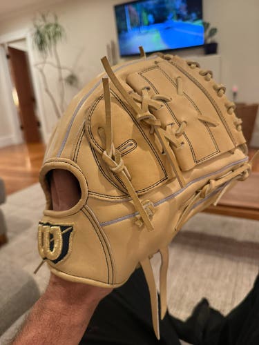 2025 Wilson Staff RH Pitcher's Baseball Glove 11.75" (New)
