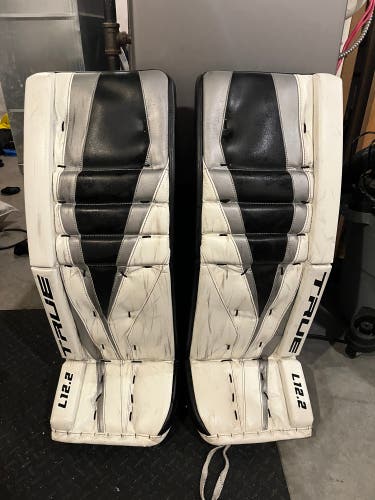 33" True L12.2 Goalie Leg Pads Pro Stock (Used)