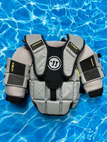 Youth Large/Extra Large Warrior Ritual RX3 E Goalie Chest Protector (Used)