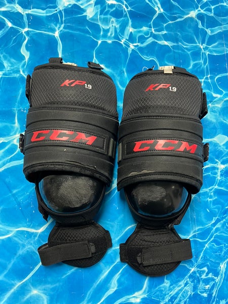 Senior CCM KP 1.9 Goalie Knee Pads (Used)