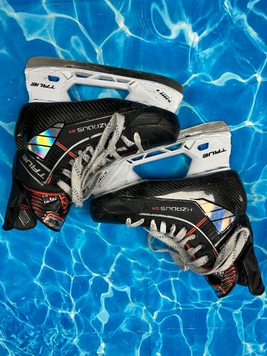 Senior True HZRDUS 9X Hockey Skates Regular Width Size 6.5 (Used)