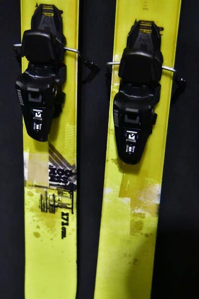 ATOMIC ACCESS SKIS SIZE 171 CM WITH NEW BINDINGS - ALL MOUNTAIN
