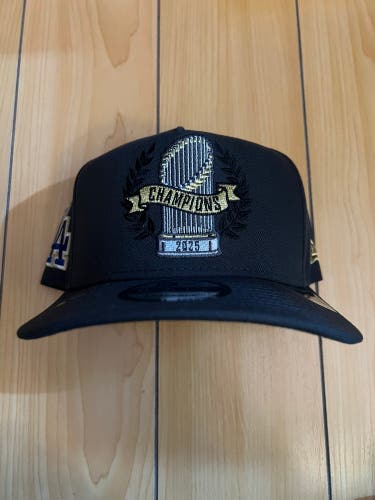 New Era 9Fifty 2025 Dodgers World Series Champions Parade with Pin Snapback Hat