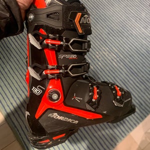 Mondo 26 & 26.5 Unisex Nordica SpeedMachine 2024 All Mountain Ski Boots Stiff Flex; Grip Walk (Used)