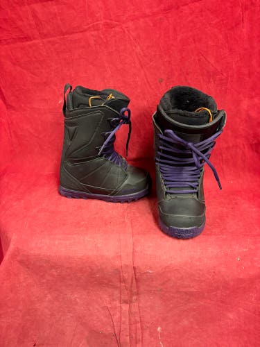 Snowboard Boots: Size M 4.0 (W 5.0) Thirty Two Snowboard Boots (Used)