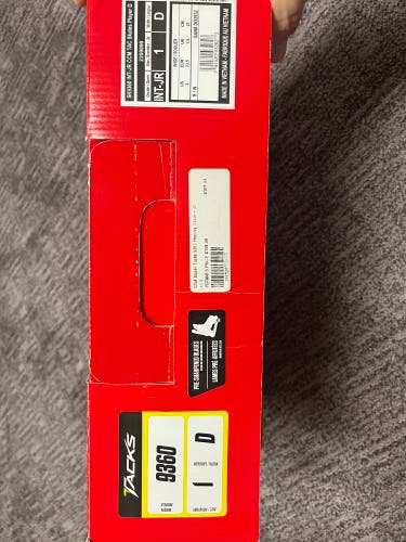 2003 CCM Tacks Hockey Skates Regular Width Size 1 (Used)