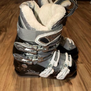 Women's Salomon fit fusion All Mountain Ski Boots Medium Flex  mondo 23