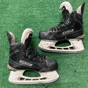 Junior Bauer Supreme 190 Hockey Skates Regular Width Size 2.5 (Used)