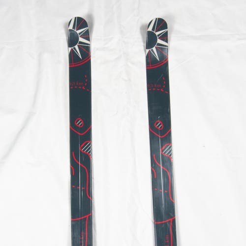 Classic Women's Alpina Control 60 Cross Country Skis With NNN Bindings (Used)