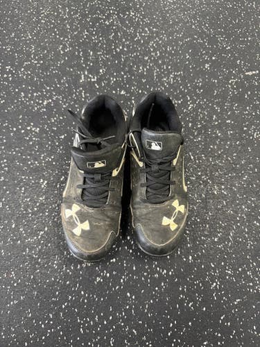 Used Under Armour BASEBALL CLEATS YOUTH BB/SB Cleats Black Junior 04.5 11849-S000034771