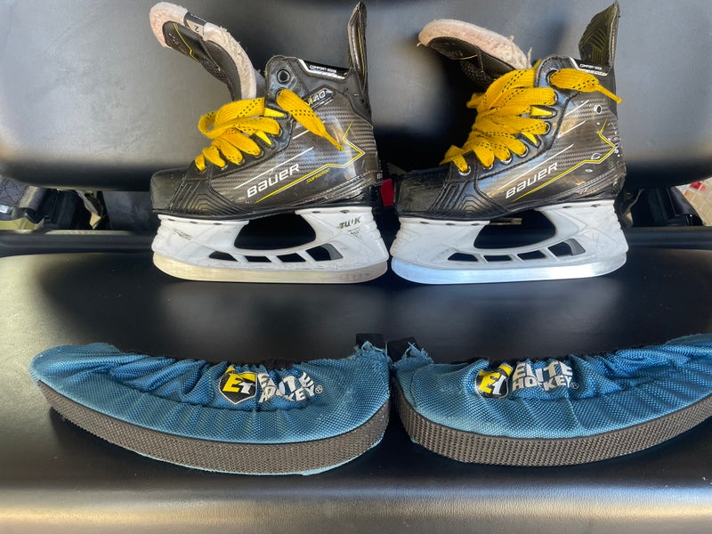 2024 Bauer Supreme M40 Hockey Skates Extra Wide Width Size 2 (Used)