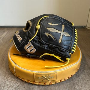 Custom 2024 Wilson A2000 RH Pitcher's Baseball Glove 12"