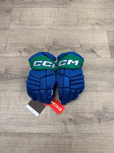 CCM HGJSCHL Gloves 14" Pro Stock (New)
