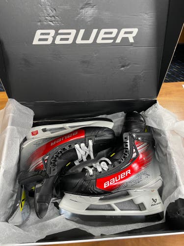Bauer Vapor Hyperlite 2 Hockey Skates Regular Width Pro Stock 9 (New)
