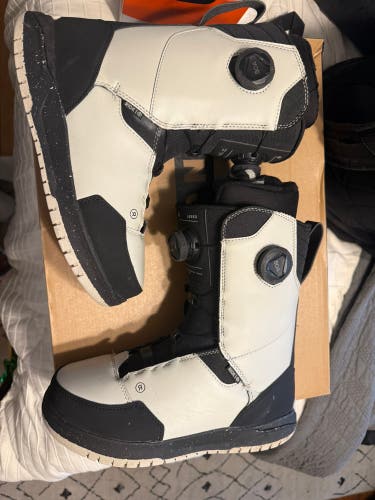 Men's Size M 9.0 (W 10.0) Ride Lasso Snowboard Boots Medium Flex All Mountain (Used)
