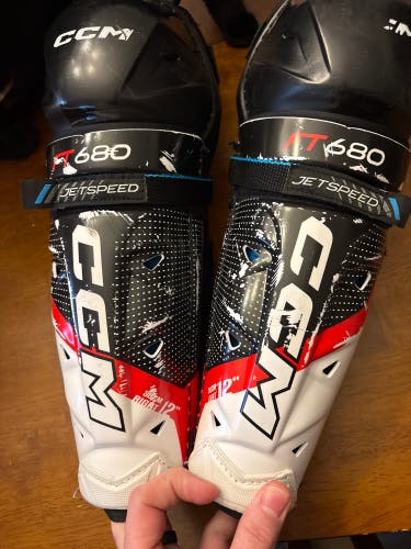 Junior CCM JetSpeed FT680 12" Shin Pads (Used)