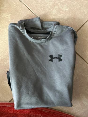 XL Boys Under Armour Compression (Used)