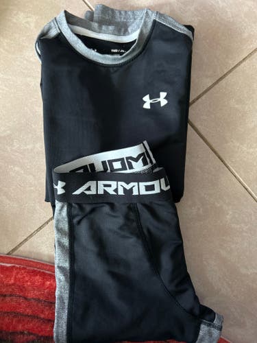Black Medium Boys Under Armour Compression (Used)