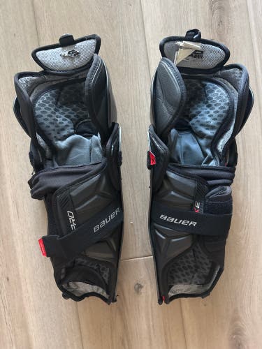 Senior Bauer Vapor 3X Pro 15" Shin Pads (Used)