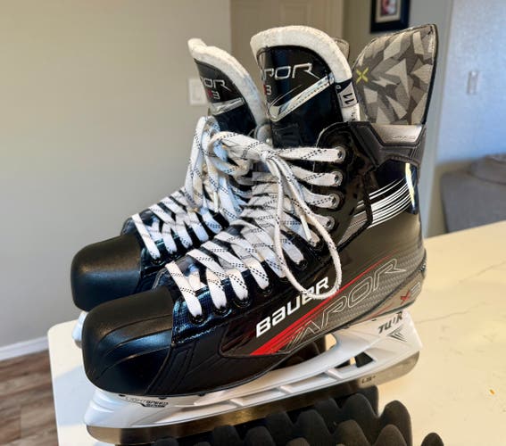 2023 Bauer Vapor X3 Hockey Skates Regular Width 11 (Used)