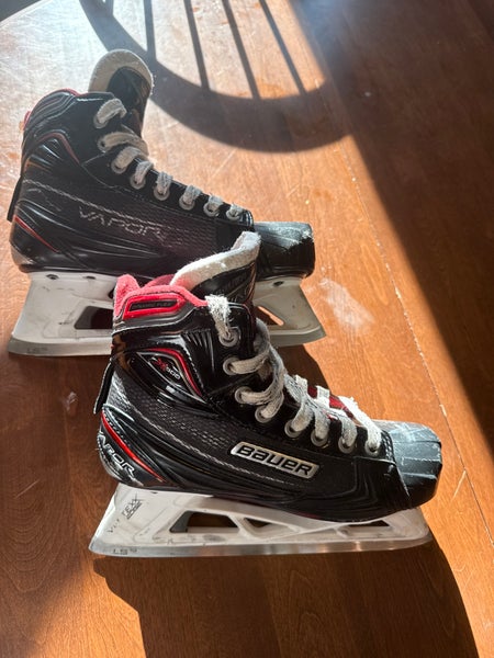 2017 Bauer Vapor X900 Hockey Goalie Skates Size 4 (Used)