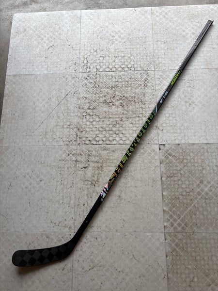 Senior Sher-Wood Rekker Morph Team Right Handed Hockey Stick P90TM 85 Flex Pro Stock (Used)