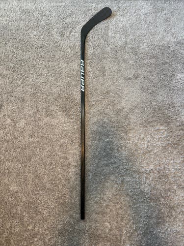 Junior Bauer Vapor Hyperlite 2 Right Handed Hockey Stick P92 40 Flex (New)